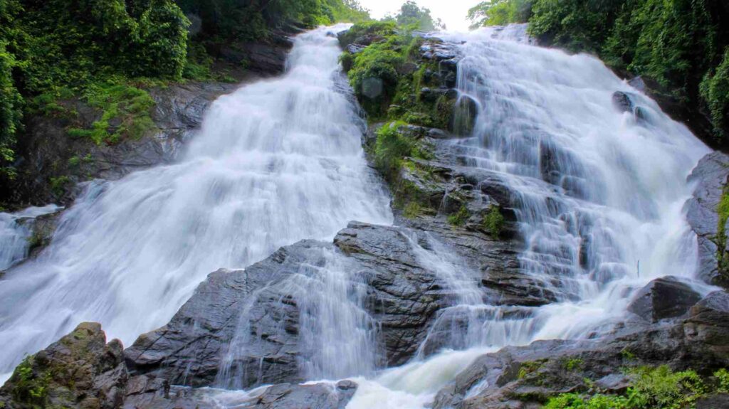 Lakkom Waterfall