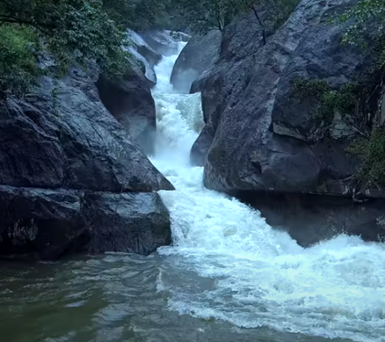 Urumi Dam and Waterfalls