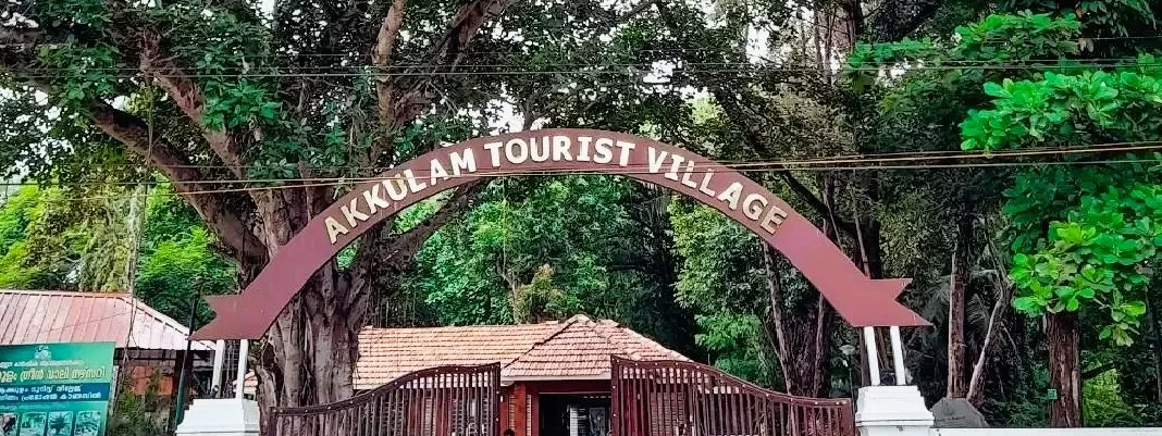 location of akkulam tourist village