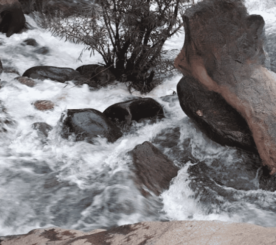 Moolepadam Waterfalls