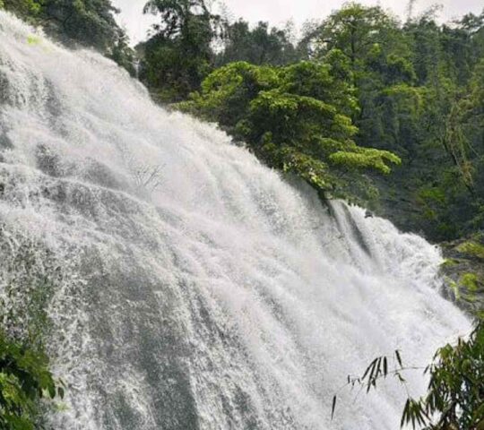 Alakapuri Waterfalls